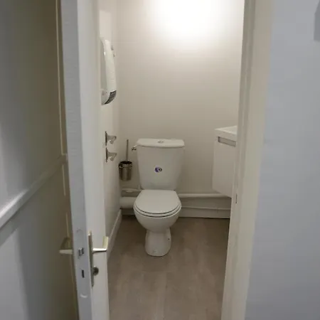 Petit T2 Hypercentre Avec Terrasse Privee - 006